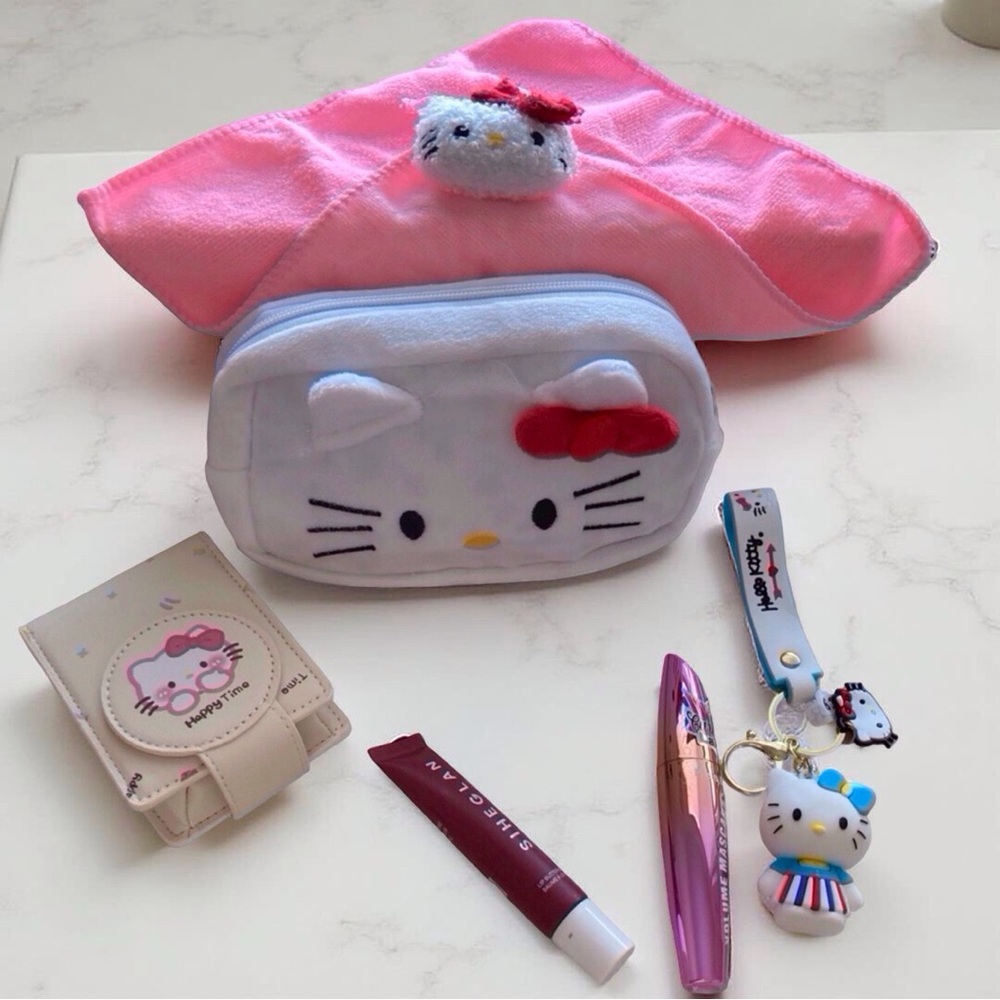 Hello Kitty Makeup Bag Bundle  Kawaii Beauty Set